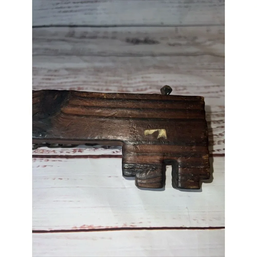 Rare‎ Vintage Hand Made Brown Wood Key Rack Wooden Primitive Chain Iron Hanging